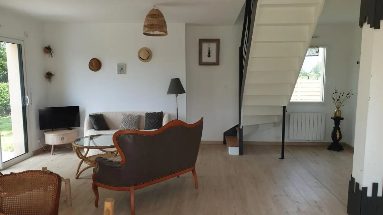 Maison De Vacances - 6 A 8 Personnes Cléder